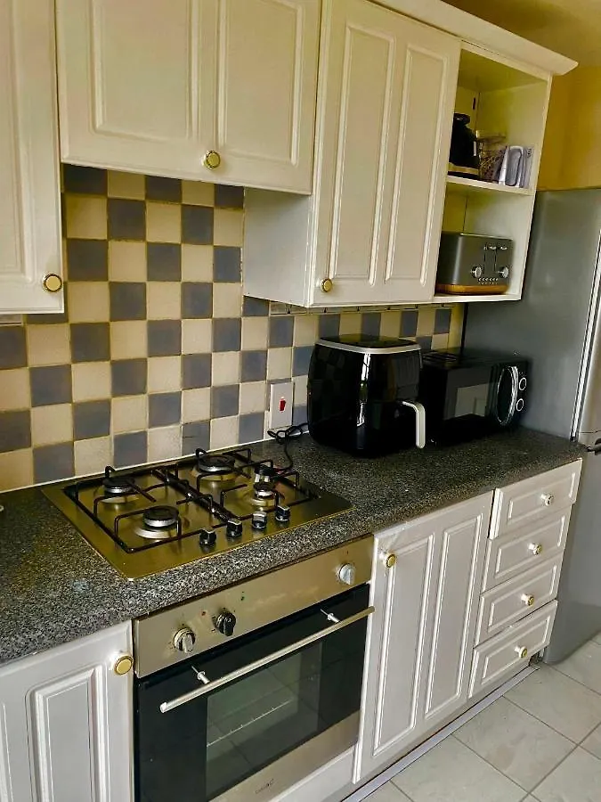 Impeccable 2-Bed Apartment In London United Kingdom