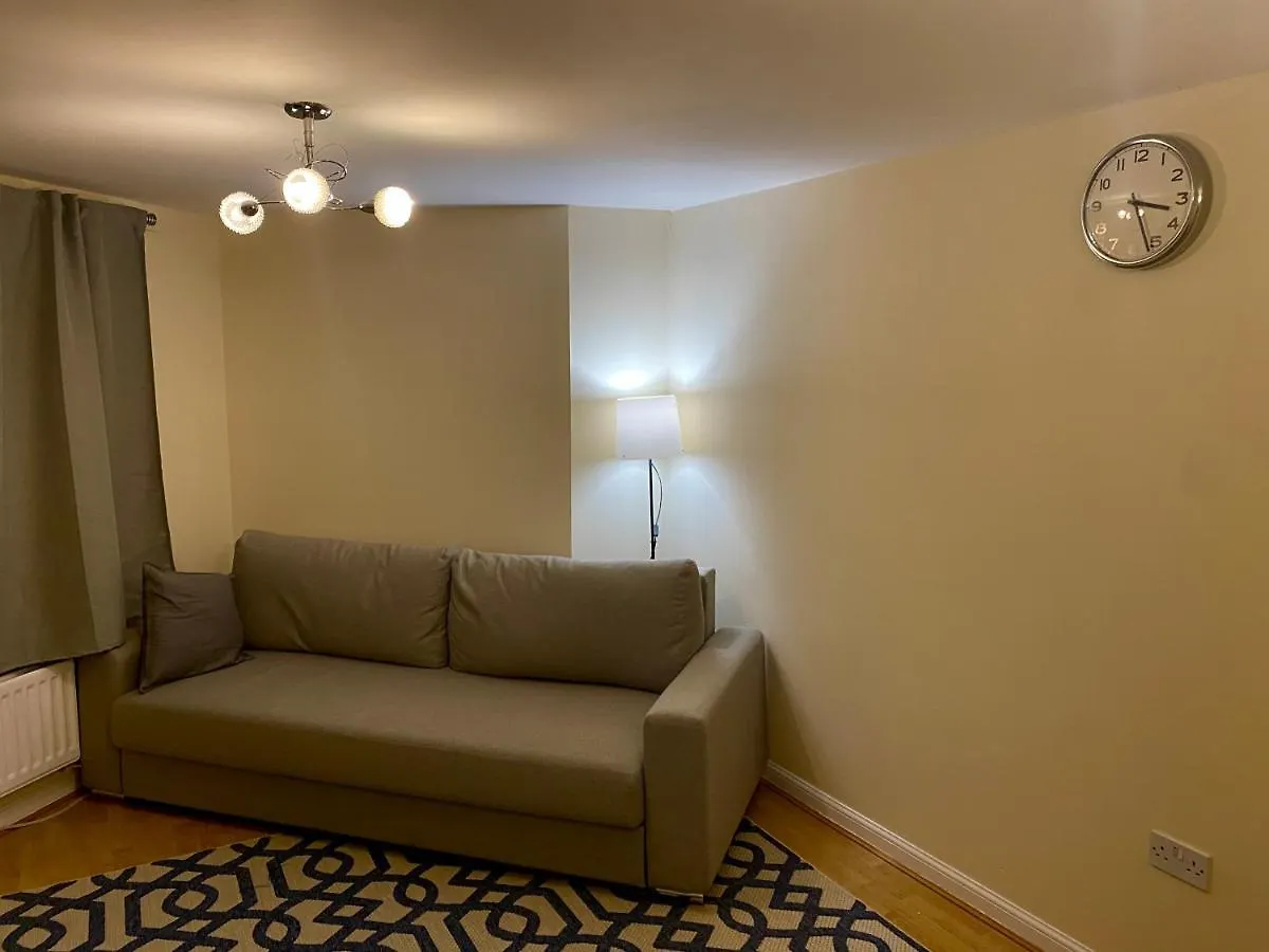 Impeccable 2-Bed Apartment In London