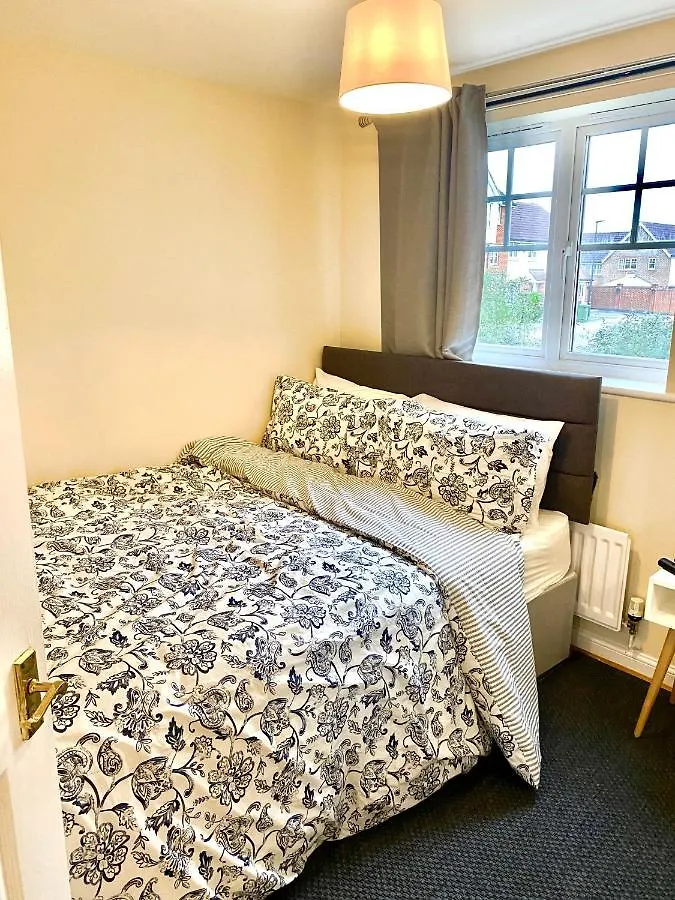 Impeccable 2-Bed Apartment In London