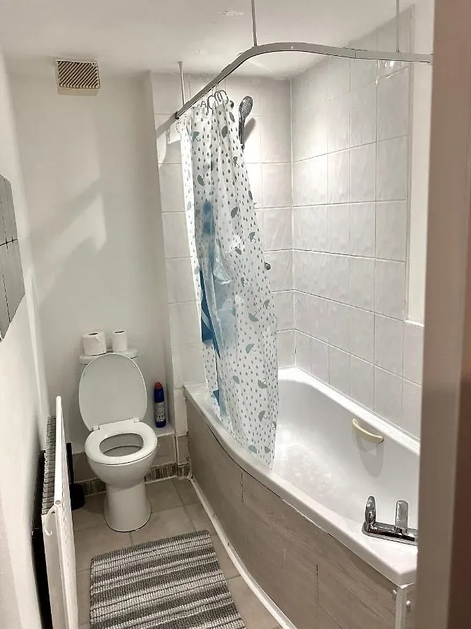 Impeccable 2-Bed Apartment In London 0*,  United Kingdom
